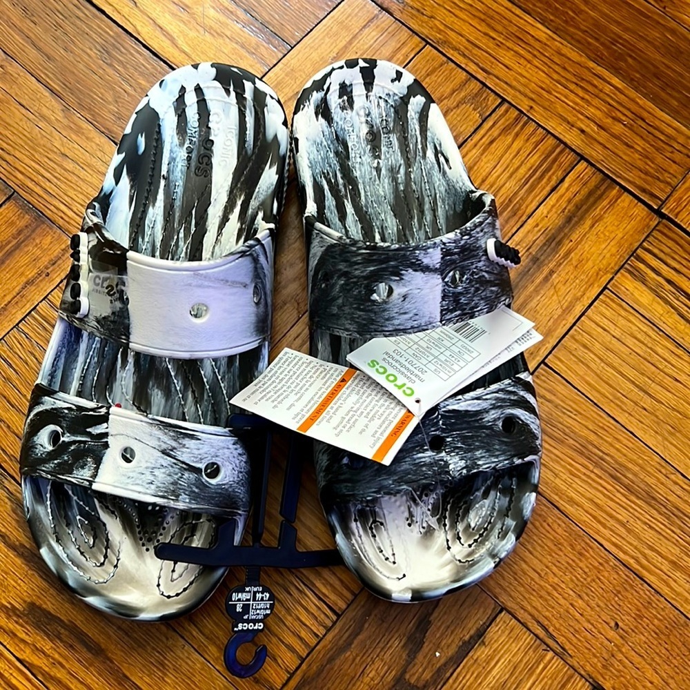 NWT crocs size: 10 M / 12 women